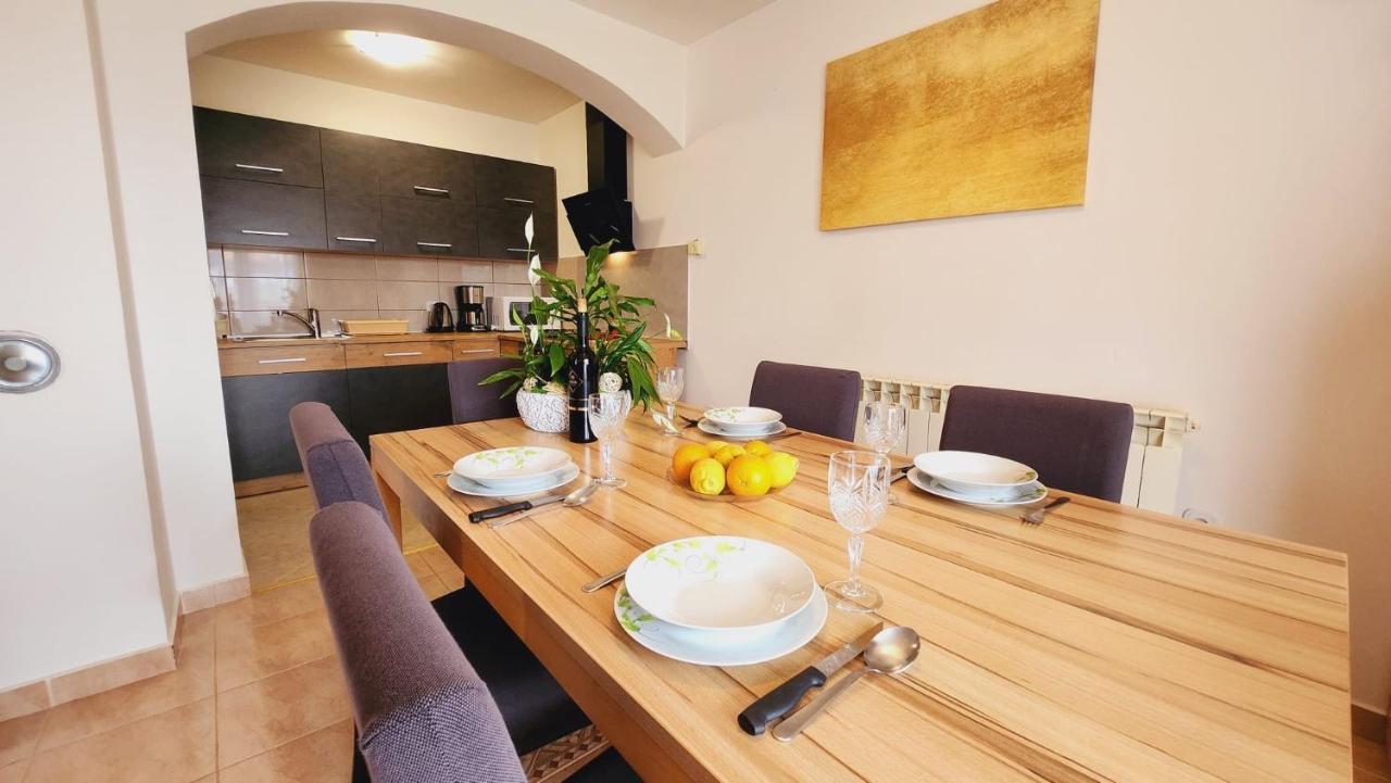Apartments Pranjic With Pool Nova Vas  المظهر الخارجي الصورة